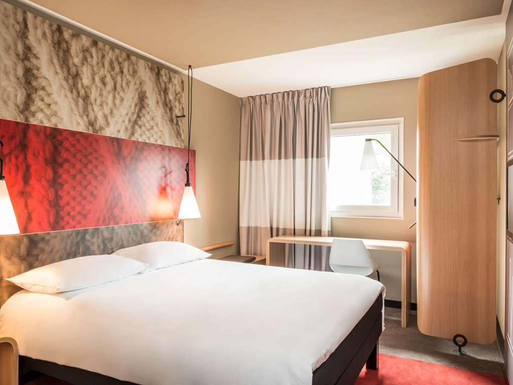ibis Archamps Porte de Genève Zimmer foto