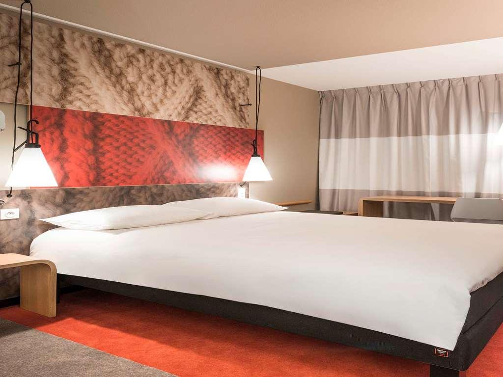ibis Archamps Porte de Genève Zimmer foto