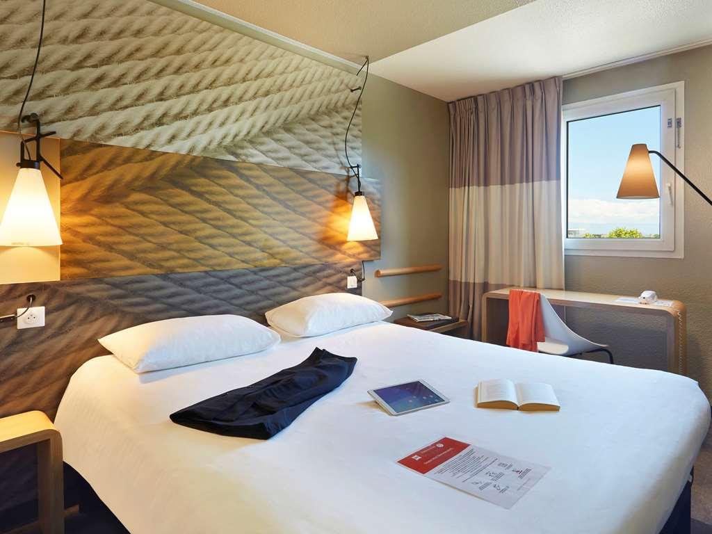 ibis Archamps Porte de Genève Zimmer foto