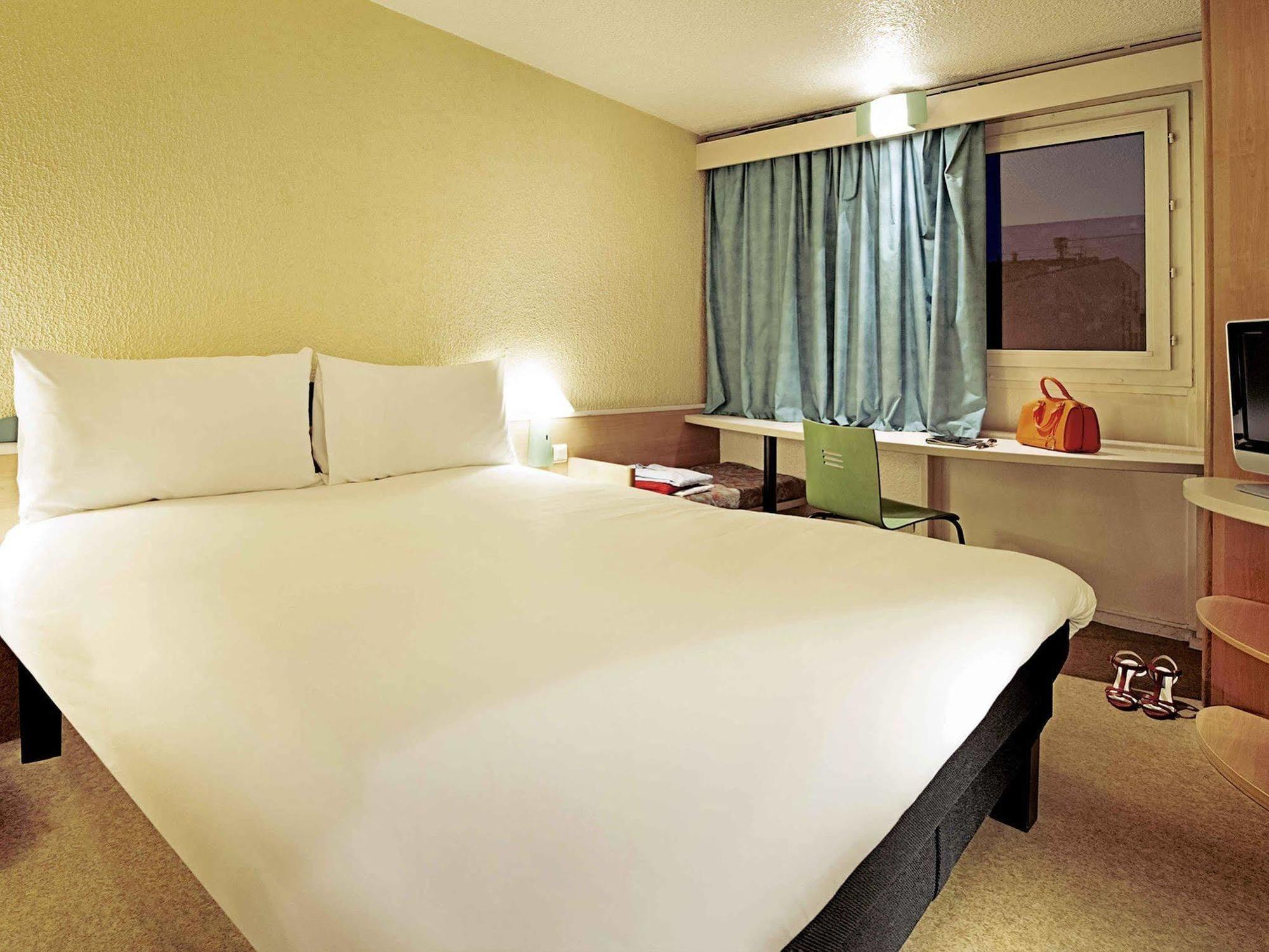 ibis Archamps Porte de Genève Exterior foto